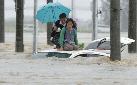 Thumbnail image for Tens of thousands forced out of homes in Japan after ‘unprecedented’ rains