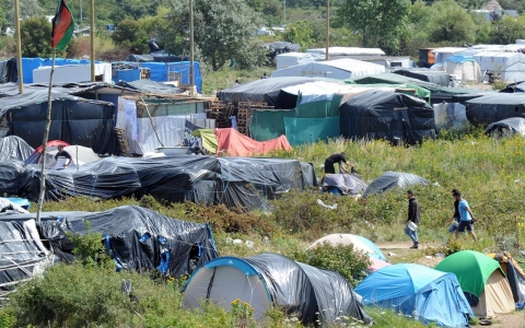 Thumbnail image for Grass-roots response to Calais refugees outpaces governments’, aid groups’