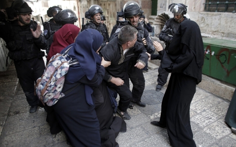 Thumbnail image for Renewed clashes at Jerusalem's Al-Aqsa mosque