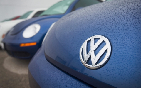 Thumbnail image for German minister dismayed at Volkswagen's emissions deception