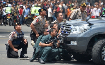 ISIL claims responsibility for deadly gun, bomb assault on Jakarta