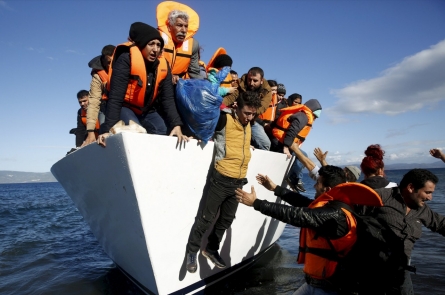 Greece threatened with expulsion from EU travel zone over refugee crisis 