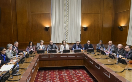 Syrian opposition representatives arrive in Geneva to assess peace talks