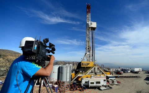 Thumbnail image for California governor declares state of emergency at gas leak site