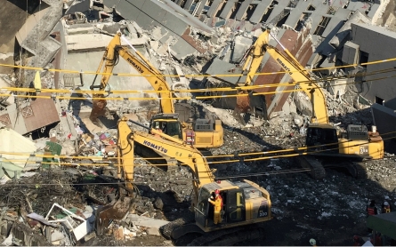 Three held in Taiwan building collapse