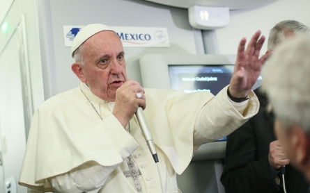 Pope on Trump: Anyone who wants border walls isn't Christian