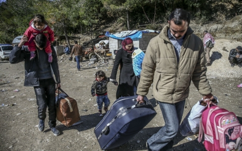 Thumbnail image for Refugees pouring into Greece and Italy surpass last year's numbers