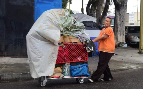 Thumbnail image for Advocates push for women to be a focus of the war on homelessness