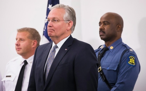 Thumbnail image for Ferguson: Who’s in charge here?