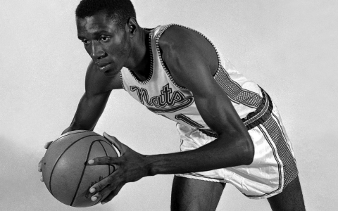 Thumbnail image for Earl Lloyd, first African-American to play in NBA, dies at 86