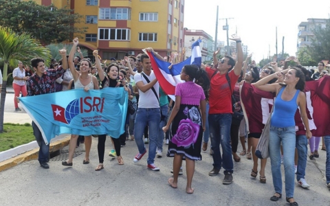 Thumbnail image for Cubans celebrate news of US-Cuba thaw