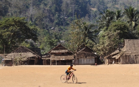 Thumbnail image for Burmese refugees wary over Thailand's changes