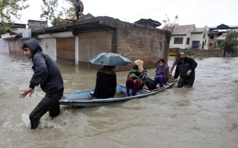 Thumbnail image for Dozens feared dead in Kashmir bus plunge