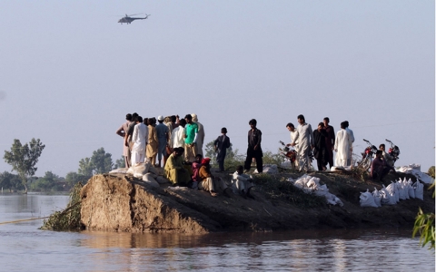 Thumbnail image for Thousands still stranded in flood-hit Kashmir