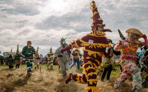 Thumbnail image for Cajuns bring Mardi Gras back home in rural celebration