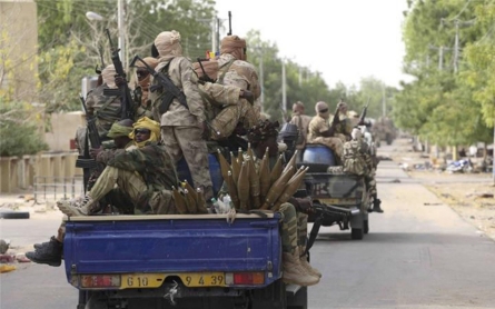 Suicide bombers attack police HQ in Chad’s capital