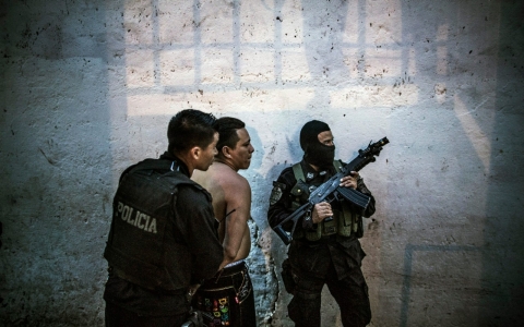 Thumbnail image for As murders soar, El Salvador gangs want to talk truce