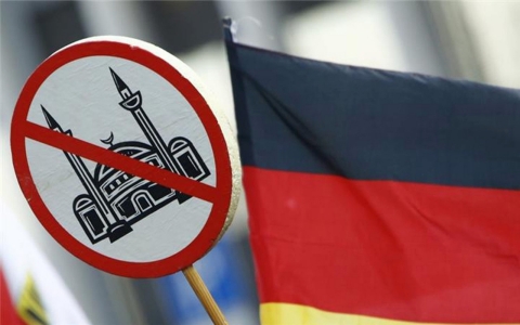 Thumbnail image for oreigners assaulted in Germany amid tension