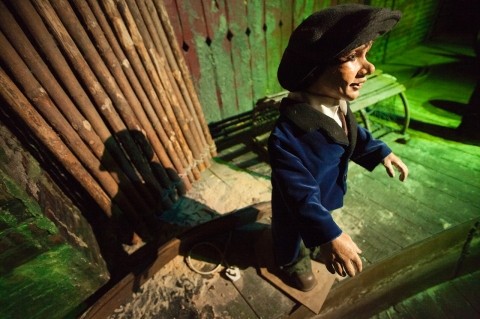 An unplugged animatronic at Dickens World