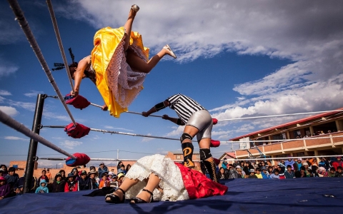 Thumbnail image for Cholitas luchadoras are ready to rumble