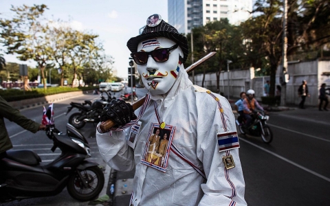 Thumbnail image for Photos: Thai protesters march to shut down Bangkok