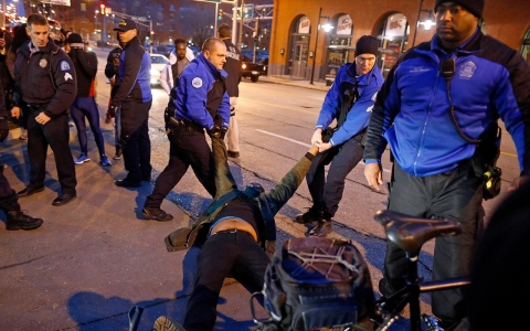 Thumbnail image for Photos: Protesters around the US demonstrate over Garner death