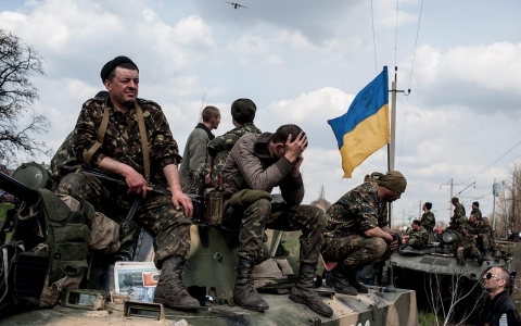 Thumbnail image for Photos: Ukrainian armored column halted by pro-Russian separatists