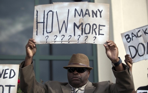 Thumbnail image for Photos: Anger and grief over shooting in South Carolina