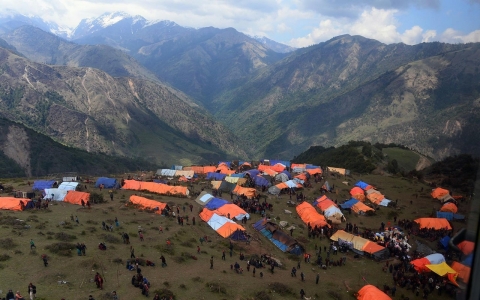 Thumbnail image for Photos: Nepal struggles to get relief to earthquake-stricken villages