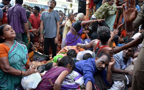 Thumbnail image for Photos: Deaths from stampede at Indian religious festival