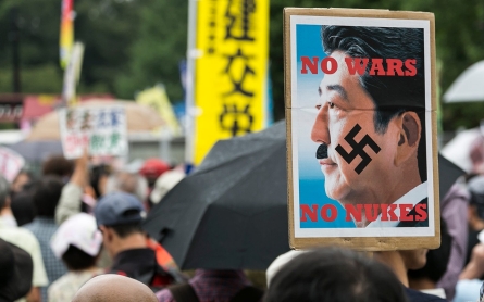 Massive protest in Tokyo against PM Shinzo Abe's security bills 