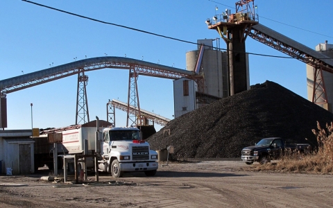 Thumbnail image for  Dirty coal rush taints Illinois' clean energy campaign