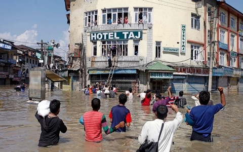 Thumbnail image for India turns Kashmir flood disaster into PR stunt