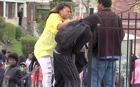 Thumbnail image for OPINION: In defense of the Baltimore mom