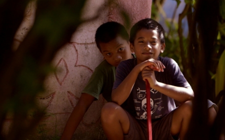 Marshallese poet’s promise to daughter: ‘No one’s losing their homeland’