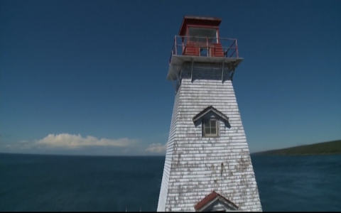 Thumbnail image for Canadian lighthouses turned over to communities