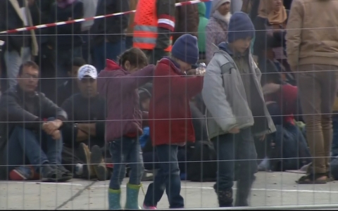 Thumbnail image for WATCH: Soldiers in Slovenia to patrol borders