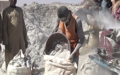 Thumbnail image for Gold miners fight fear in Niger