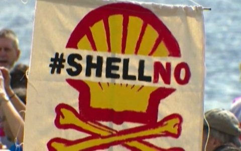 Thumbnail image for Kayaks and Shell Oil face off in Seattle