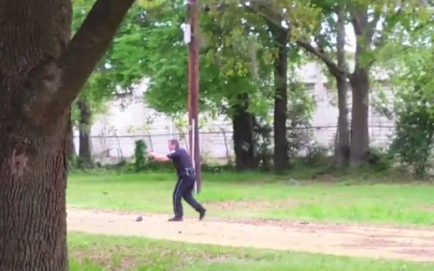 Thumbnail image for South Carolina officer who shot an unarmed man charged after video emerged