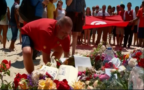 Thumbnail image for Hundreds gather for vigils in Tunisia