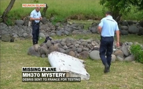 Thumbnail image for Debris from missing plane heads to France for analysis