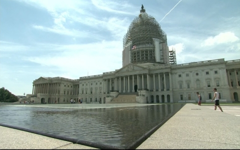 Thumbnail image for Groups for and against Planned Parenthood flood Capitol Hill